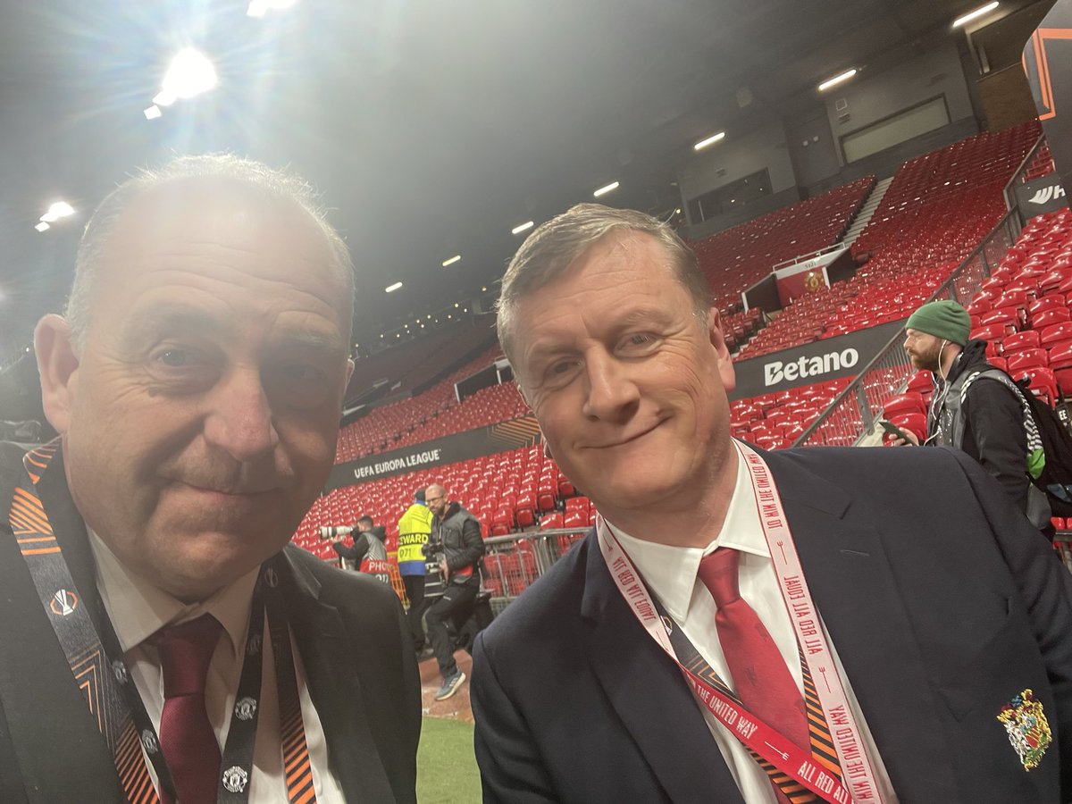 graeme74dj's tweet photo. Enjoyed last night. Worked with UEFA 🎤 and bumped into a former @Everton colleague #ContractDave on my 1st trip to Old Trafford in a while. https://t.co/Vt4jmkBE9A