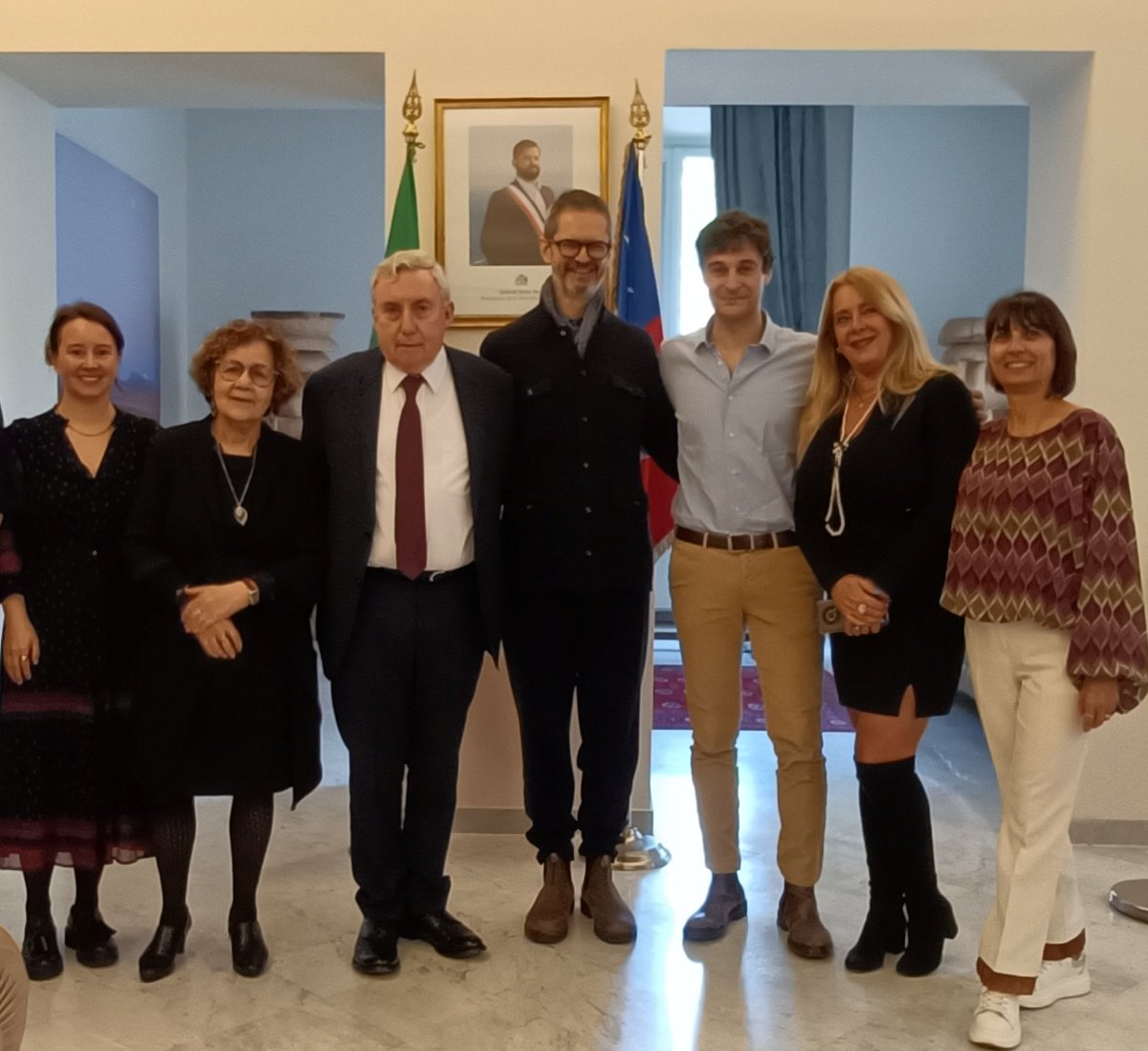 Embajador Vivaldi se reúne con el director Claudio Longhi y el actor Lino Guanciale, protagonista de "Tengo miedo torero", obra teatral basada en la novela de Pedro Lemebel.
#TengoMiedoTorero #PedroLemebel #ChileItalia
