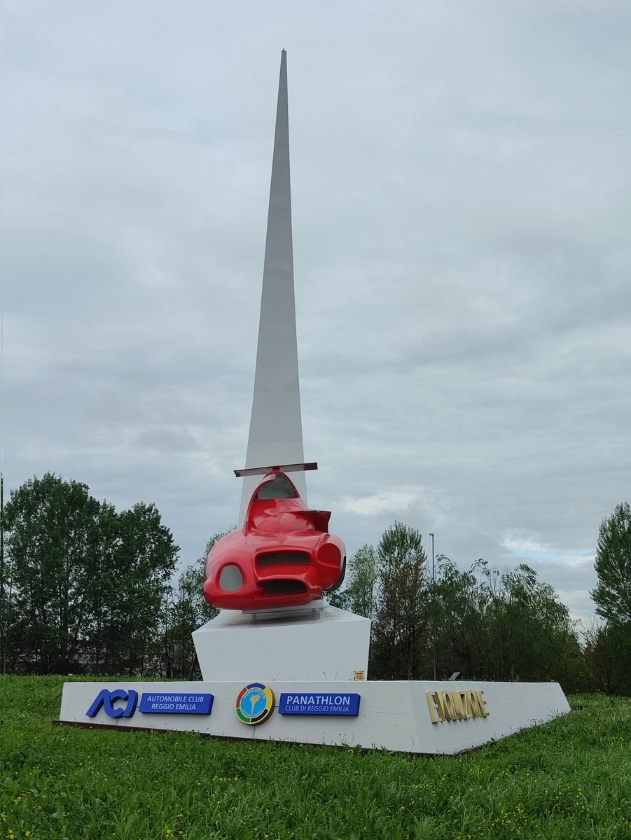RE2000FALCO's tweet photo. Ecco a voi la scultura "EVOLUZIONE" di Franco Reggiani in tutto il suo splendore. Complimenti a chi eseguito il restauro! https://t.co/faRrkGBsiN