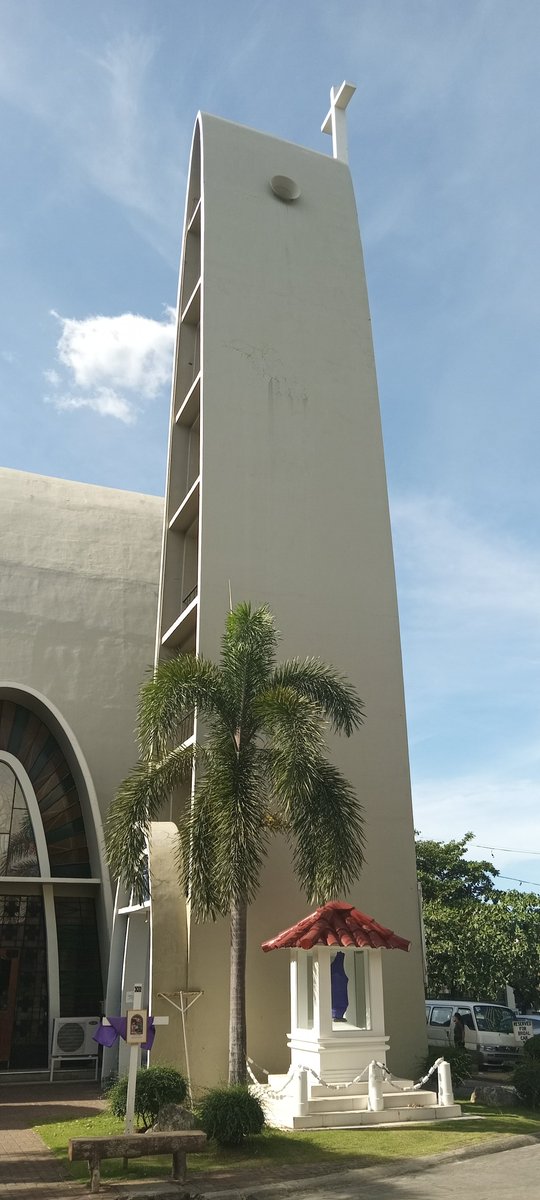 GetReed_Ranger's tweet photo. Grabi ka daghan tawo inside. So ang ending puno ang parking.

#VisitaIglesia2025 
#2ndStop https://t.co/T4q66C5AJI