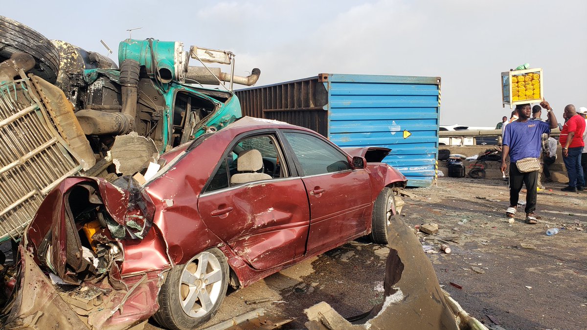 udoncy's tweet photo. Serious accident at Kara bridge, Lagos Ibadan expressway about six viehcles involved https://t.co/A1rafw3Ngn