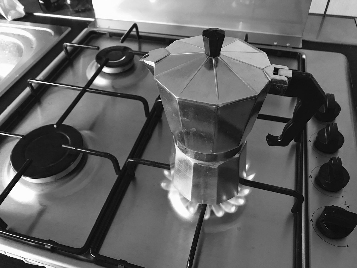 Bialetti in Chinese handen dlvr.it/TKDc7V #barista #koffiegek #koffie