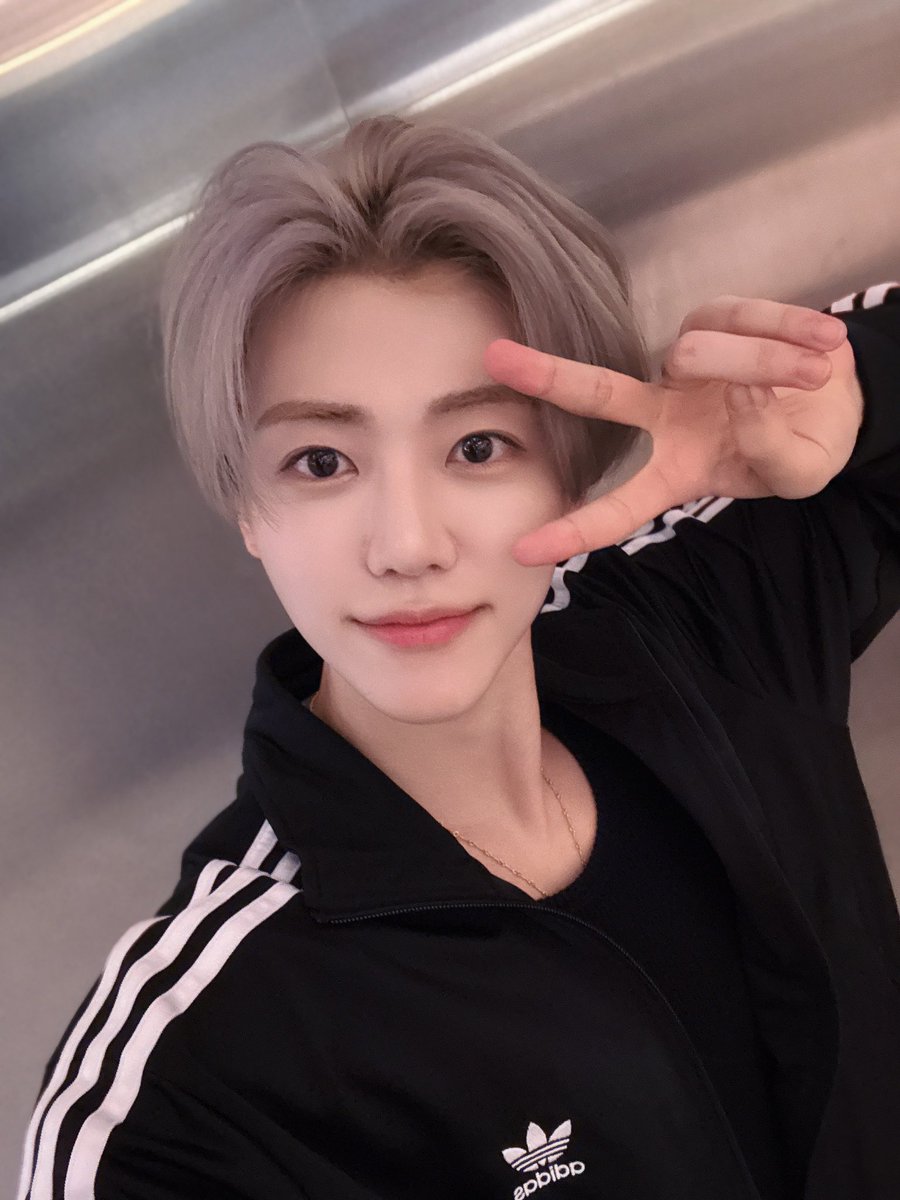 ジェミン 💭White hair x adidas jacket 😭😭 #JAEMIN #재민 #ジェミン