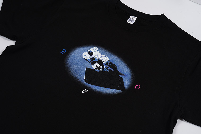 「【新商品が出ます!】春のTシャツ祭りに、ホラー本に、オモチャンの新しい旅動画に、」|オモコロのイラスト