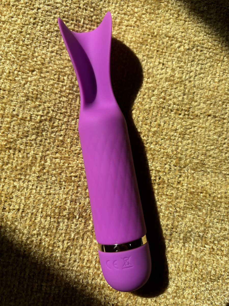GPleasure_1's tweet photo. Feeling off? You don’t need a mood shift — you need a new toy.😈

Say hello to the Lick of Luck — your new go-to for next-level satisfaction. Whether you’re craving clitoral bliss or that perfect shaft tease, this tongue-shaped vibe is here to deliver.

Happy holidays🎉 #easter https://t.co/EZK9p8eLEh