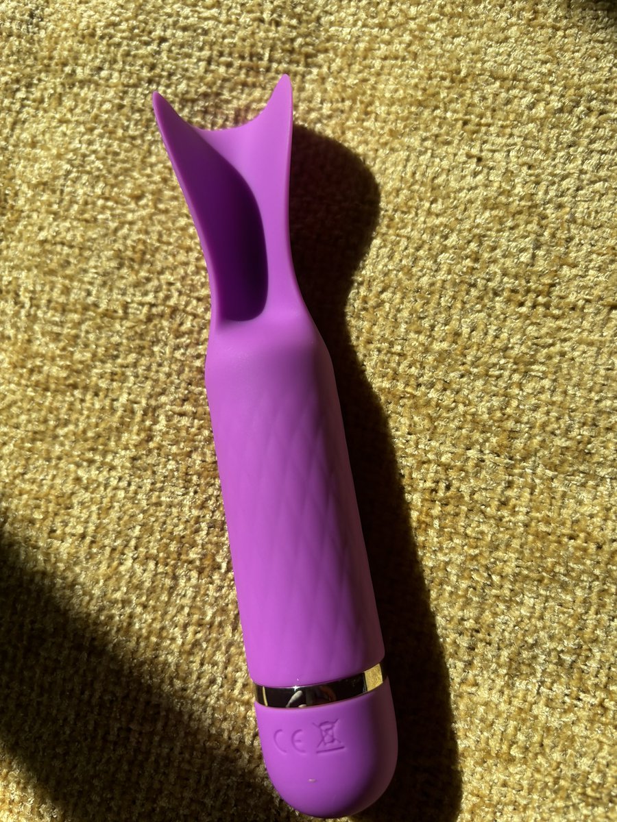 GPleasure_1's tweet photo. Feeling off? You don’t need a mood shift — you need a new toy.😈

Say hello to the Lick of Luck — your new go-to for next-level satisfaction. Whether you’re craving clitoral bliss or that perfect shaft tease, this tongue-shaped vibe is here to deliver.

Happy holidays🎉 #easter https://t.co/EZK9p8eLEh