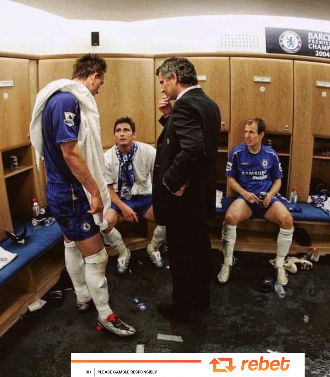 PeterNotDrury's tweet photo. You walk into a dressing room and see John Terry at the far end.

Beside him, Frank Lampard, Drogba & Ashley Cole smirking at your nervous legs

Petr Čech barely blinked

You know one thing for sure - You have to bleed for this team.

This is the Chelsea Cosa Nostra.

A thread 🧵