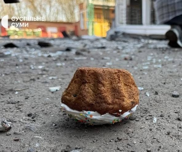 росіяни вгатили хлібзавод у Сумах, де виробляли паски зокрема для того, щоб відібрати в нас навіть сам символ воскресіння

а хуй вам, мразі, воскрес Ісус – воскресне Україна