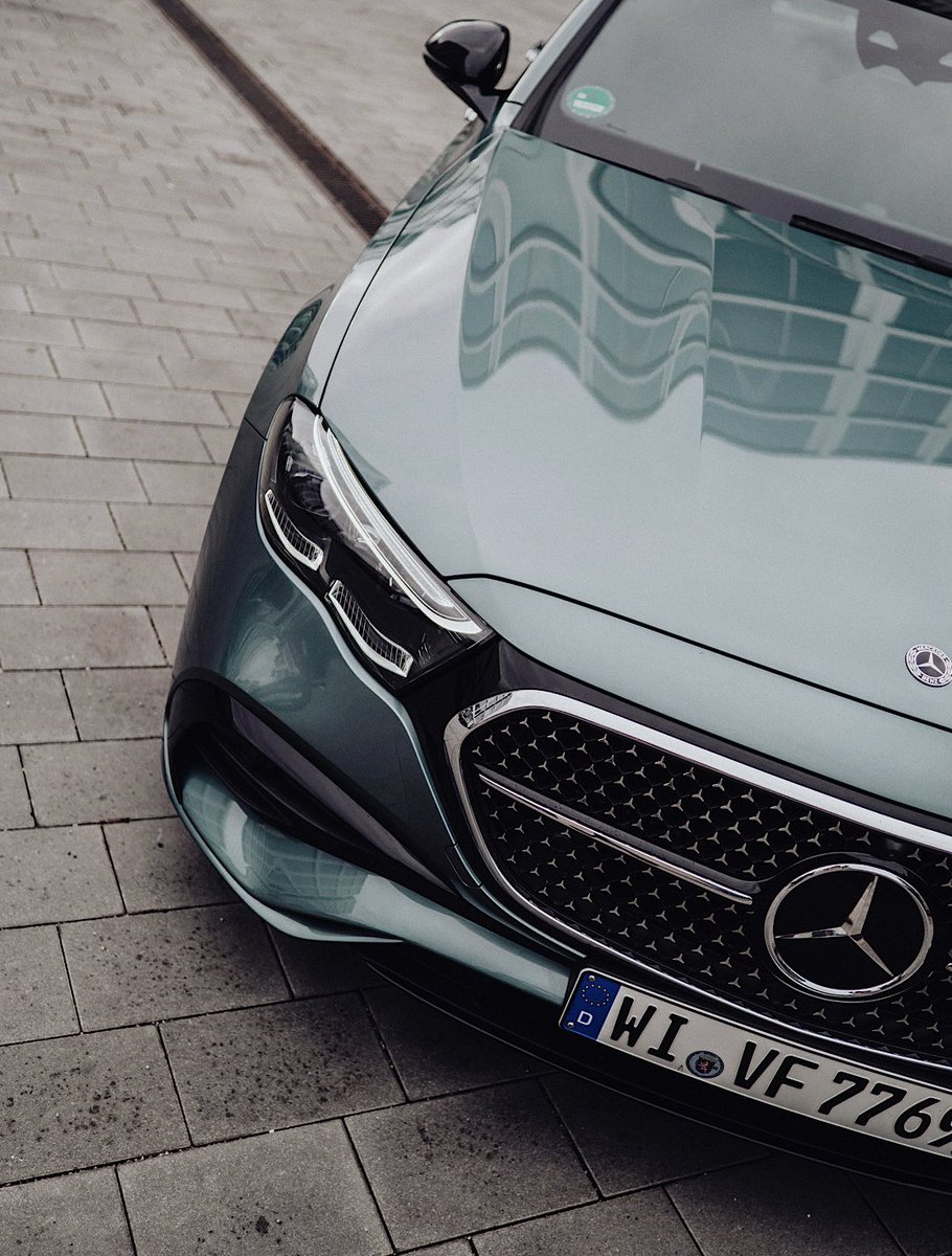 herminsche308's tweet image. #eclass #mercedesbenz #modern