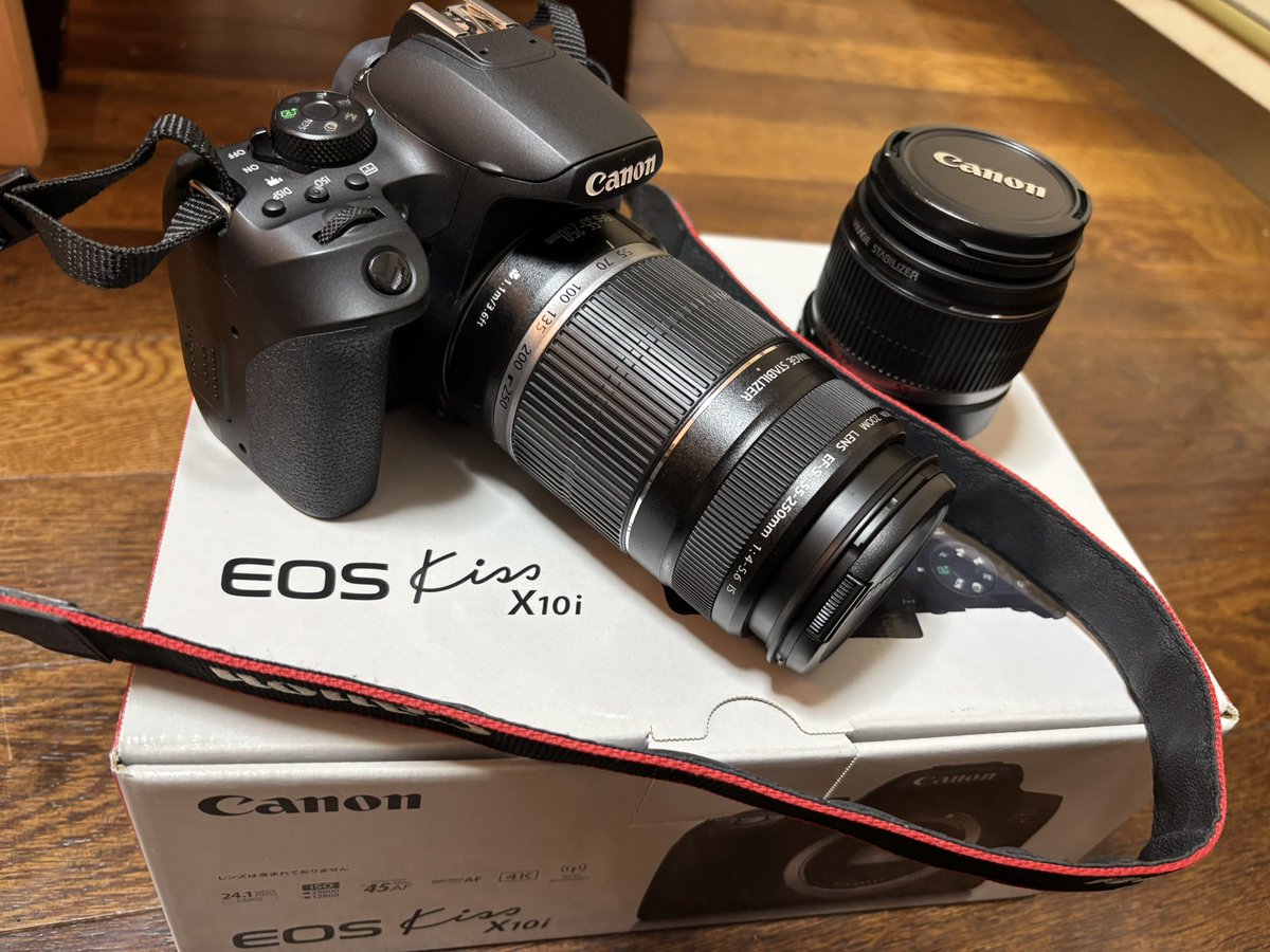 高校入学祝いでCanon EOS kiss X10iを買ってもらいました！
ようやく一眼レフを使える…！
持ち腐れにならないように頑張ります！