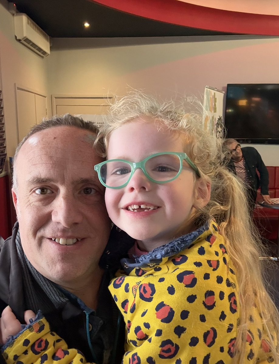 StuartFThurston's tweet photo. @nickcope4 What an absolute treat to see @nickcope4 in Redruth yesterday - thanks for the excellent show, for coming all the way down to see us in Cornwall, and for keeping us smiling for years (Elsie would’ve loved to say hi, but we sneaked a pic as the line was a bit long 😉) https://t.co/w23Aw9SFqZ