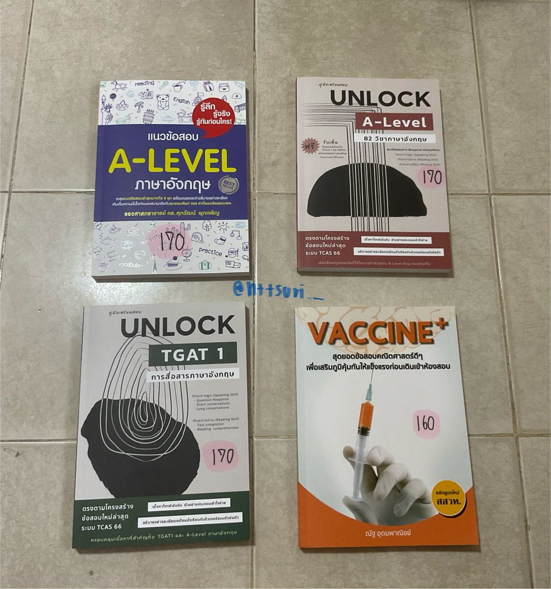 nttsuri_'s tweet photo. ปล่อยต่ออ หนังสือราคารวมส่ง สภาพดีมากๆ 💥

- A-Level ดร.ศุภวัฒน์ 170รส
- unlock A-Level 170รส
- unlock  Tgat 170รส
- Vaccine+ 160รส

ซื้อ2เล่มขึ้นลดได้ค่า 
ถ้าเหมามีของแถมม🙌🏻
#หนังสือเตรียมสอบ #หนังสือเตรียมสอบเข้ามหาลัย  #dek69  #dek70 #หนังสือมือสอง https://t.co/vbViLoOaj3