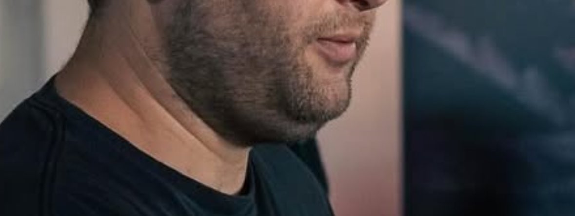 SteministTheory's tweet photo. Why does every dude in cannabis over 35 have this chin? Everywhere I turn. ๐โ๏ธ #cannamon https://t.co/GChB6iCyCq