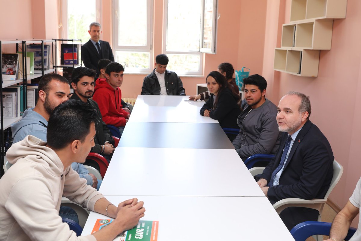 Hasan USLU 🇹🇷 (@drhasanuslu) on Twitter photo Üniversitemiz Toplumsal Katkı Koordinatörlüğü tarafından Niğde Teknik Bilimler Meslek Yüksekokulumuzda hazırlanan ve Üniversitemizin mezunu şehidimiz P.Uzm.Çvş. Fatih Özdemir'in aziz hatırasına ithaf edilen kütüphanenin açılışını gerçekleştirdik.
Emeği geçenlere teşekkür ediyorum Üniversitemiz Toplumsal Katkı Koordinatörlüğü tarafından Niğde Teknik Bilimler Meslek Yüksekokulumuzda hazırlanan ve Üniversitemizin mezunu şehidimiz P.Uzm.Çvş. Fatih Özdemir'in aziz hatırasına ithaf edilen kütüphanenin açılışını gerçekleştirdik.
Emeği geçenlere teşekkür ediyorum