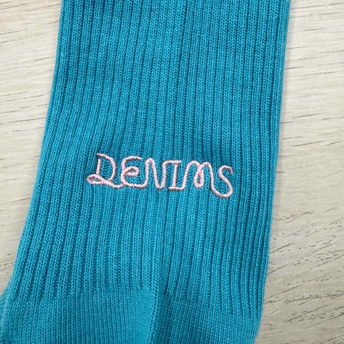 factoryflake's tweet photo. DENIMS(@DENIMS_official )さんのグッズ製作のお手伝いをさせていただきました。
#factoryflake #刺繍 #オリジナル刺繍 #オリジナルグッズ #南堀江 #靴下刺繍 #DENIMS https://t.co/zfWTTiISUR