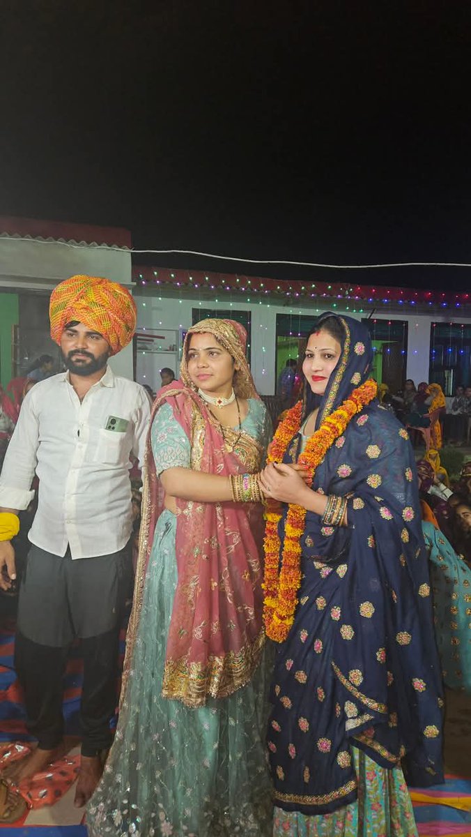 जिन्हें अपनी काबिलियत पर विश्वास होता है, वो मुश्किलों को भी सीढ़ी बना लेते हैं।