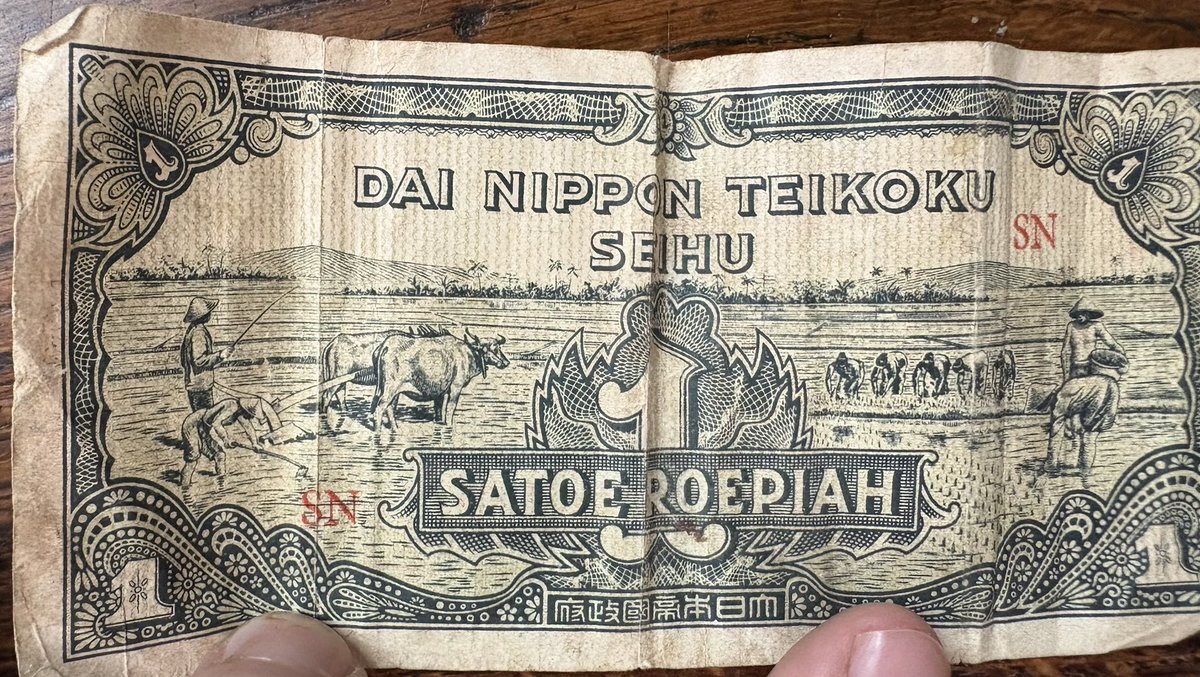 Collector_dan's tweet image. Interesting historical survivors from WW2. Money from the period Japan occupied the Dutch East Indies and Malaya. #SWW #WW2