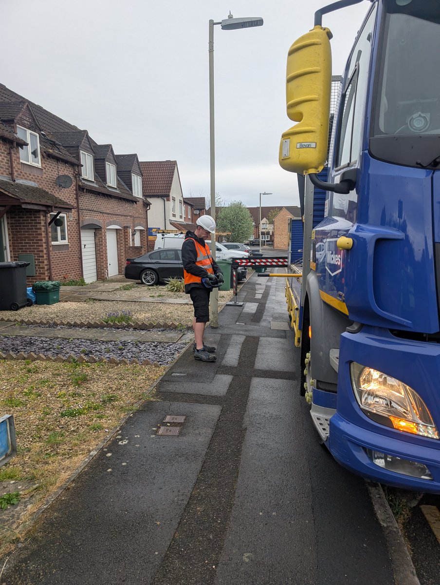 maltloaf_df's tweet photo. @Wickes this guy is doing you no favours. Won't move even though there's plenty of room for him. Just giving everyone the crying face who complains including a nurse who can't get to her call. https://t.co/FYxCKXw39P