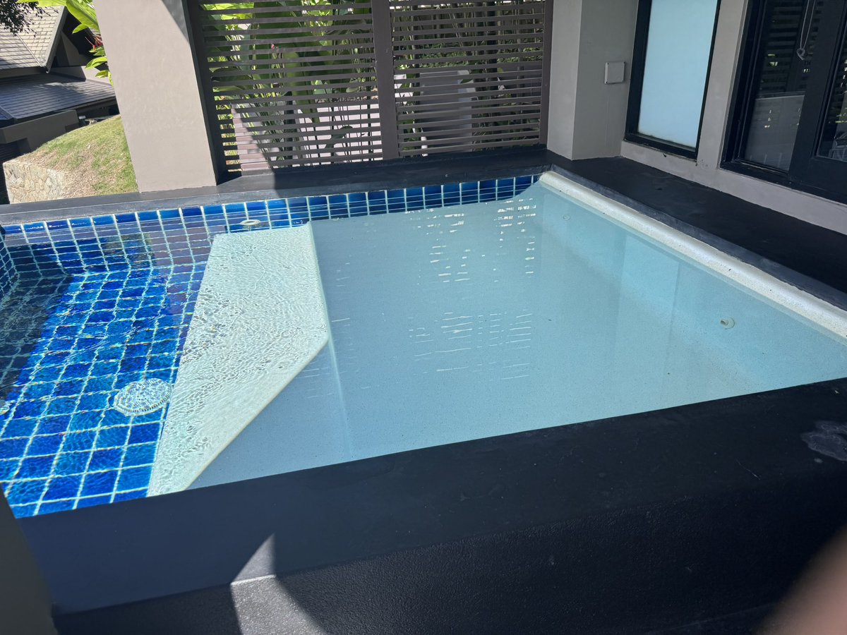 MattBombHead's tweet photo. And it got better… 🤩
#BalconyPool https://t.co/sgiC163yhR