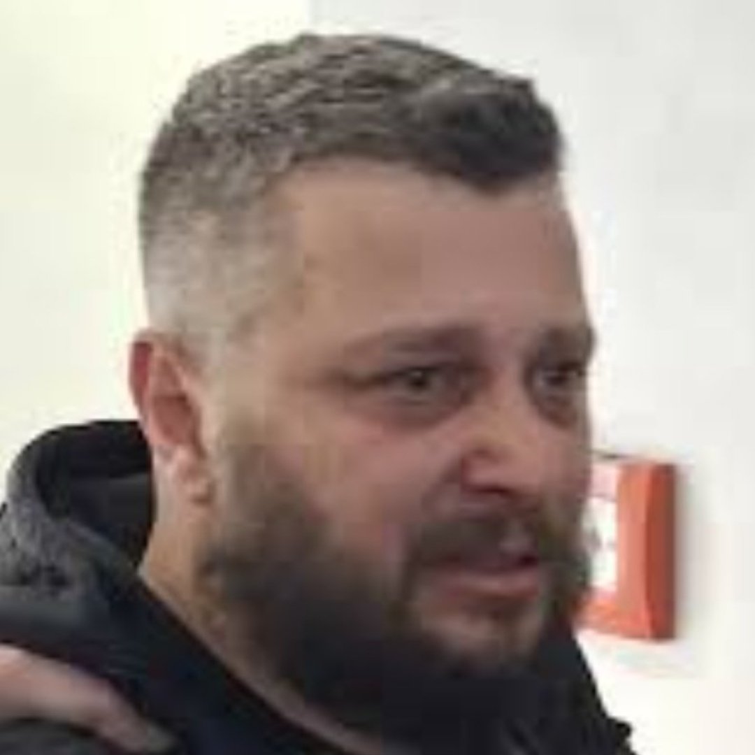 nemojte ljudi da ga zaboravimo,trune jedan iskren čovek u zatvoru !!!
PODRŠKA ZA ŽUNIĆA !!!!