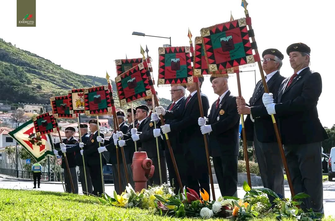 Exercito_pt's tweet photo. 📢 𝐄𝐱é𝐫𝐜𝐢𝐭𝐨 🇵🇹 𝐧ã𝐨 𝐞𝐬𝐪𝐮𝐞𝐜𝐞 🫡

👉 O Exército 🇵🇹 participou, com diversas Unidades, nas comemorações do 107.º Aniversário da Batalha de La Lys e do Dia do Combatente.

#ExércitoPortuguês #ZMM #RA4 #RI13 #RAME #RE3 #Legado_Histórico #Honra #Disponibilidade #Coragem https://t.co/Dcx00M3WhA