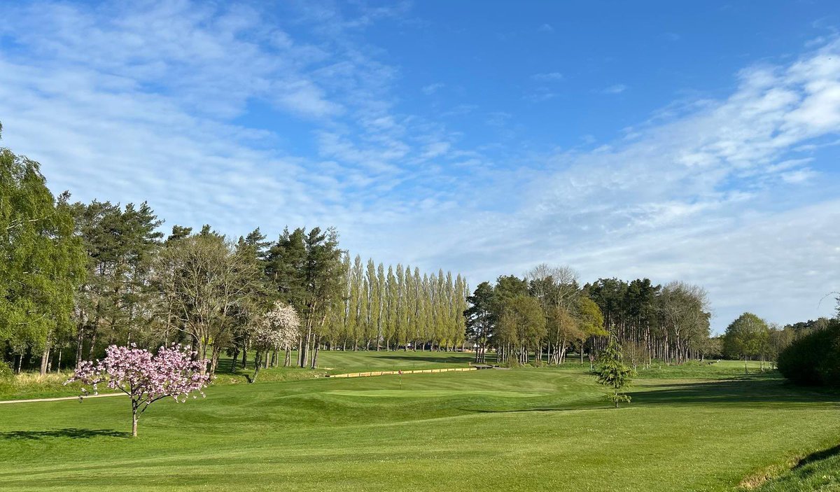 Thx to our Estates Manager James for the pic of our 1st hole this morning
Enjoy the weekend!