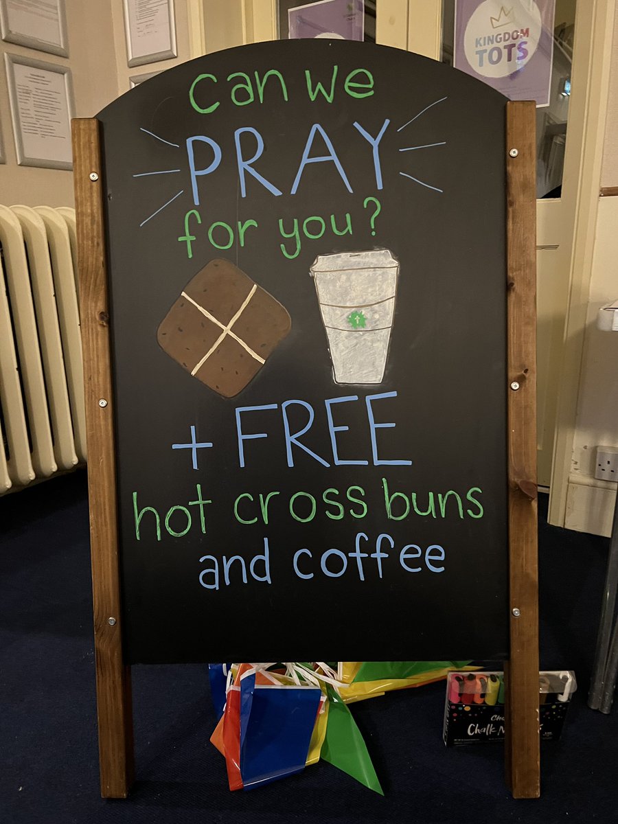 TODAY #GoodFriday at St Clement’s:
there is prayer on the street at the top of our drive OX4 1FN if you want it and FREE hot cross buns / tea / coffee 
from 11 am
Good Friday service at 1 pm
#Oxford #church
