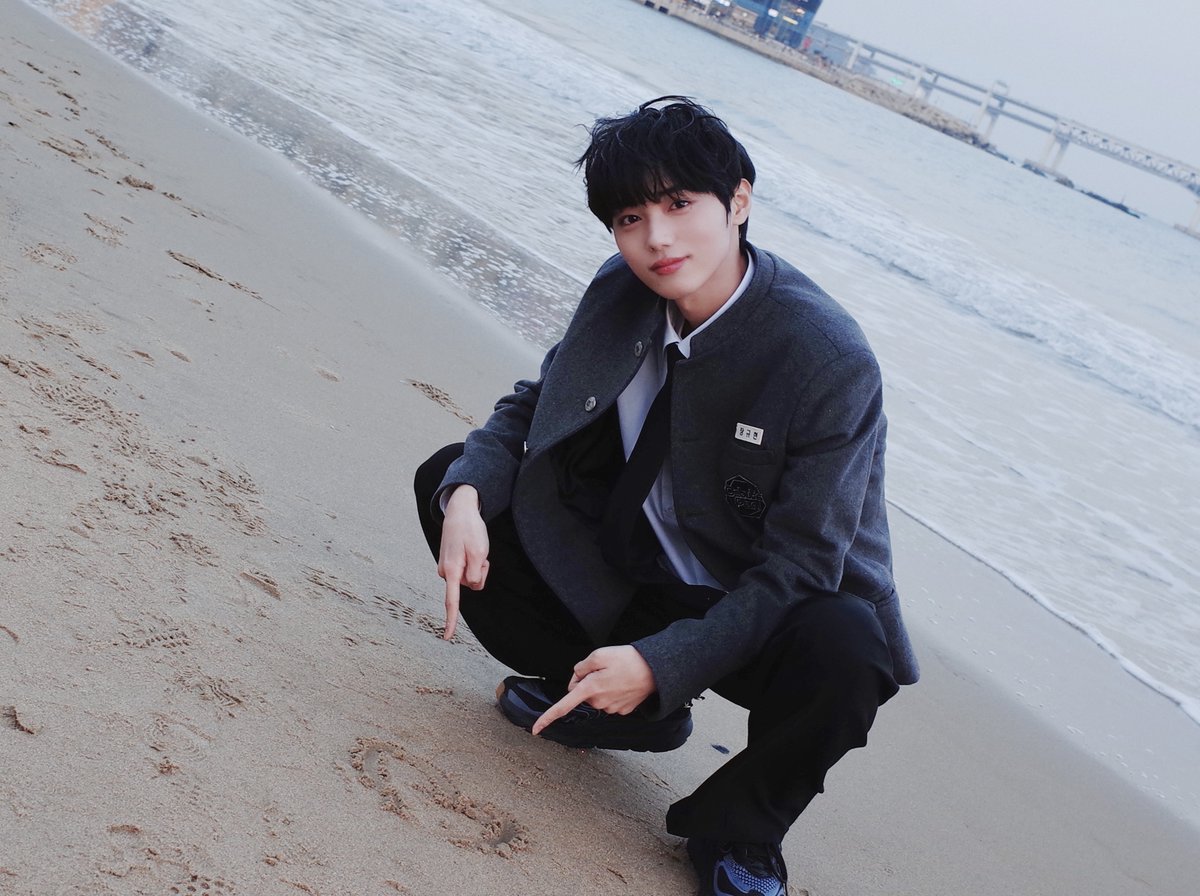 IDID_starship's tweet photo. 🌊NewKids🌊

🎵 Balla
🎧  2025.04.18 (FRI) 6:00PM (KST)
🌱 https://t.co/xSdd8oHWTR

#STARSHIP #Debuts_Plan #NewKids #뉴키즈 https://t.co/UJjsn2EWdO