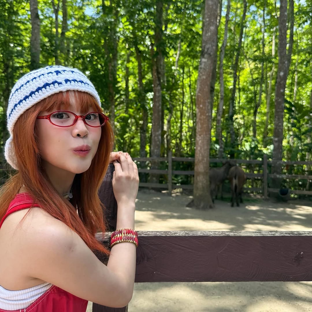 hourlybini's tweet photo. #BINI_Maloi 🐼 https://t.co/t2eOfIVNv8
