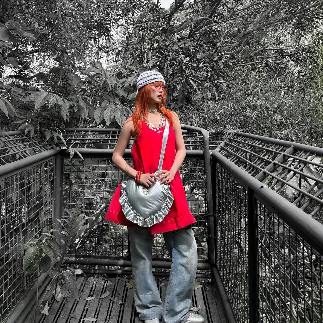 hourlybini's tweet photo. #BINI_Maloi 🐼 https://t.co/t2eOfIVNv8