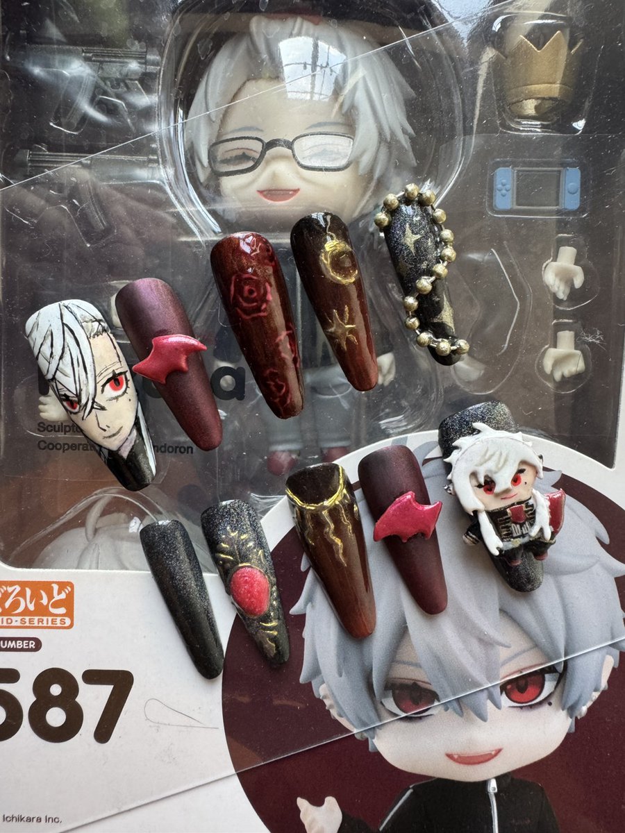 gamershighshop's tweet photo. 葛葉さんのネイル作ってみた🎲 https://t.co/4ODEOT6OTl