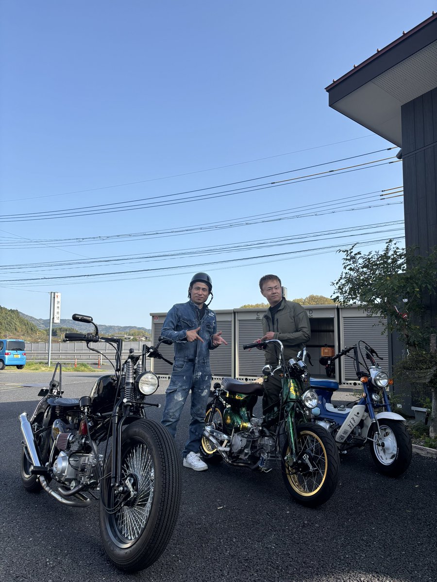 0321_ando's tweet photo. また1台納車しました

ご縁があって競艇選手の原田篤志さんのカブを譲っていただきました✨

塗装は原田さんが自分で塗装されてて、レースで使ってるヘルメットと同じグリーンのラップ塗装🤩
エンジンは大好きなGPX125👌

めちゃくちゃ嬉しい！宝物です😆
ありがとうございました🤩🤩🤩 https://t.co/LoFL49CkbN