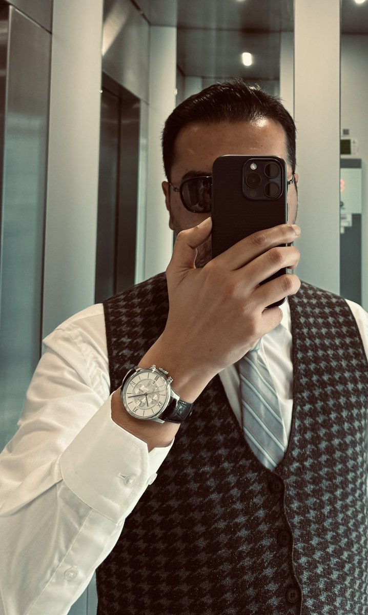 qubilaylay's tweet photo. Yelek sevdam.
#cuma #yelek #suitup https://t.co/UZ6Tx14jrG
