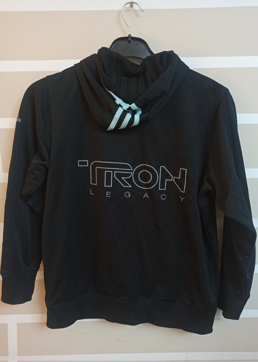 🔥 Adidas Sweatshirt 
✨ Orjinal üründür
👌 Tertemizdir ve defosu yoktur
📏 L beden
🪙 500₺

📌 Profilimdeki Shopier hesabından sipariş oluşturabilirsiniz.