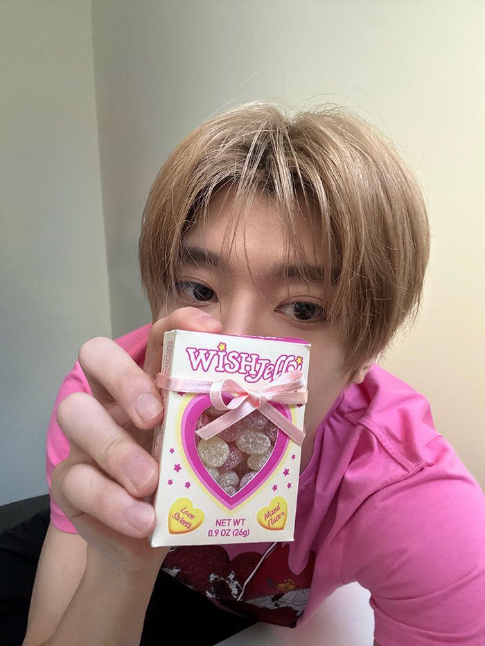 Would you go for a sweet treat that brings a smile to your face, or would you choose tickets to an exciting KIA Tigers game filled with thrills? Both have their own charm, but which one would make your day unforgettable?