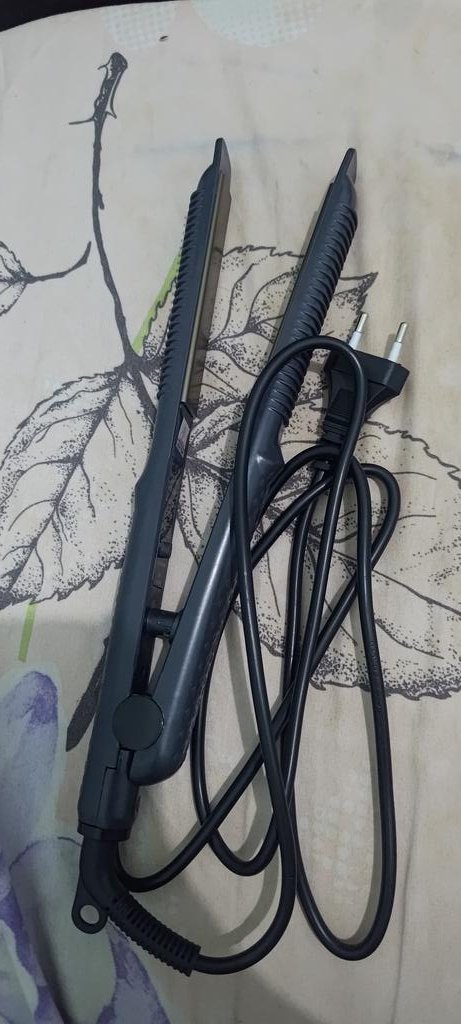 wkcuk's tweet photo. DIJUAL‼️Catokan rambut merk Glam Hair, barusan beli bgt cuma dicoba 1x. Awal beli karena catokan lama ilang, ternyata ketemu. Jadi balik ke catokan lama dan ini aku jual lagi. Beli di shopee 150rb, jual cepet aja 135rb. Bisa langsung DM aja ya, terima kasihhh ✨ https://t.co/gfNvIoBXAK
