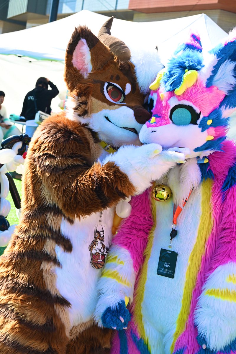 You smell so good. <a href="/silverfire1014/">普勞德 狄特 Deater ➡️ UTFG</a> 
#furry #fursuit #FursuitFriday #FurryJoA2025