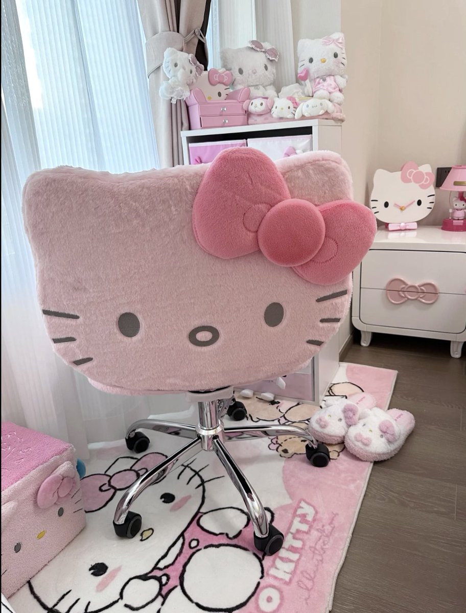 heart_jpg's tweet photo. hello kitty chair https://t.co/hDxyUMAmFm