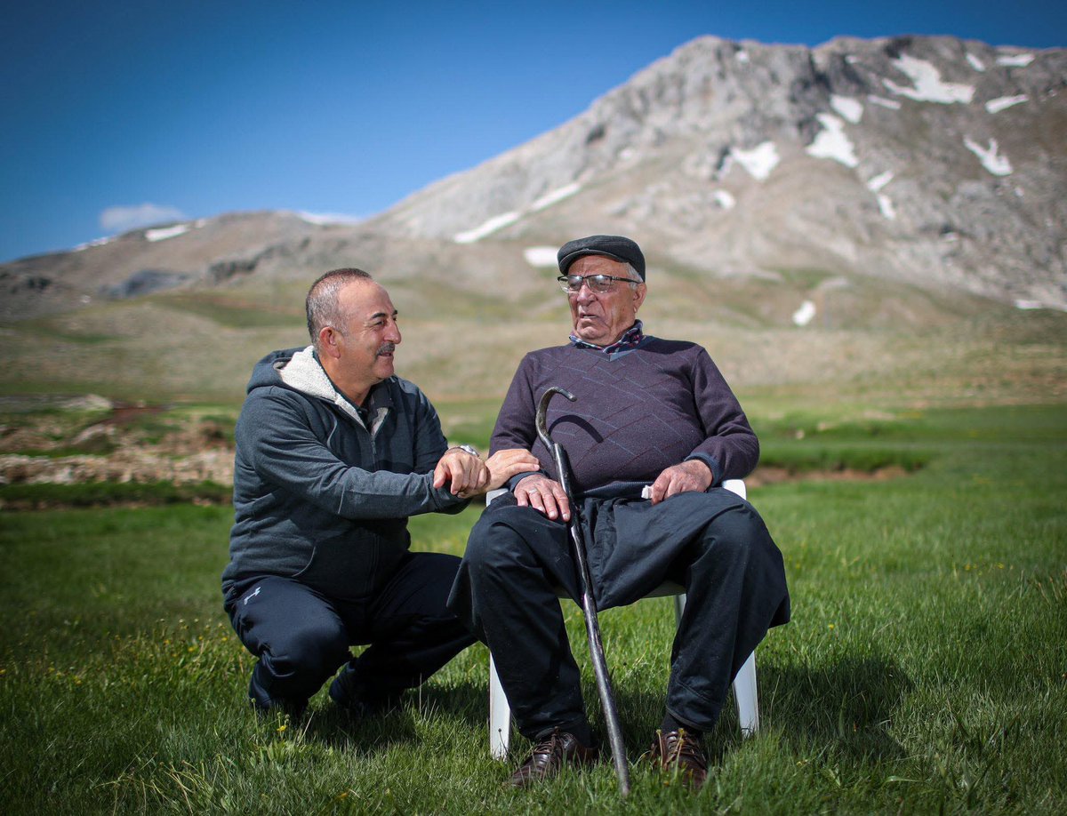 Kıymetli Bakanımız <a href="/MevlutCavusoglu/">Mevlüt Çavuşoğlu</a>’nun babası Osman Çavuşoğlu’nun vefatını üzüntüyle öğrendim.
Sayın Bakanımıza ve ailesine başsağlığı diliyorum.
Allah rahmet eylesin, mekânı cennet olsun