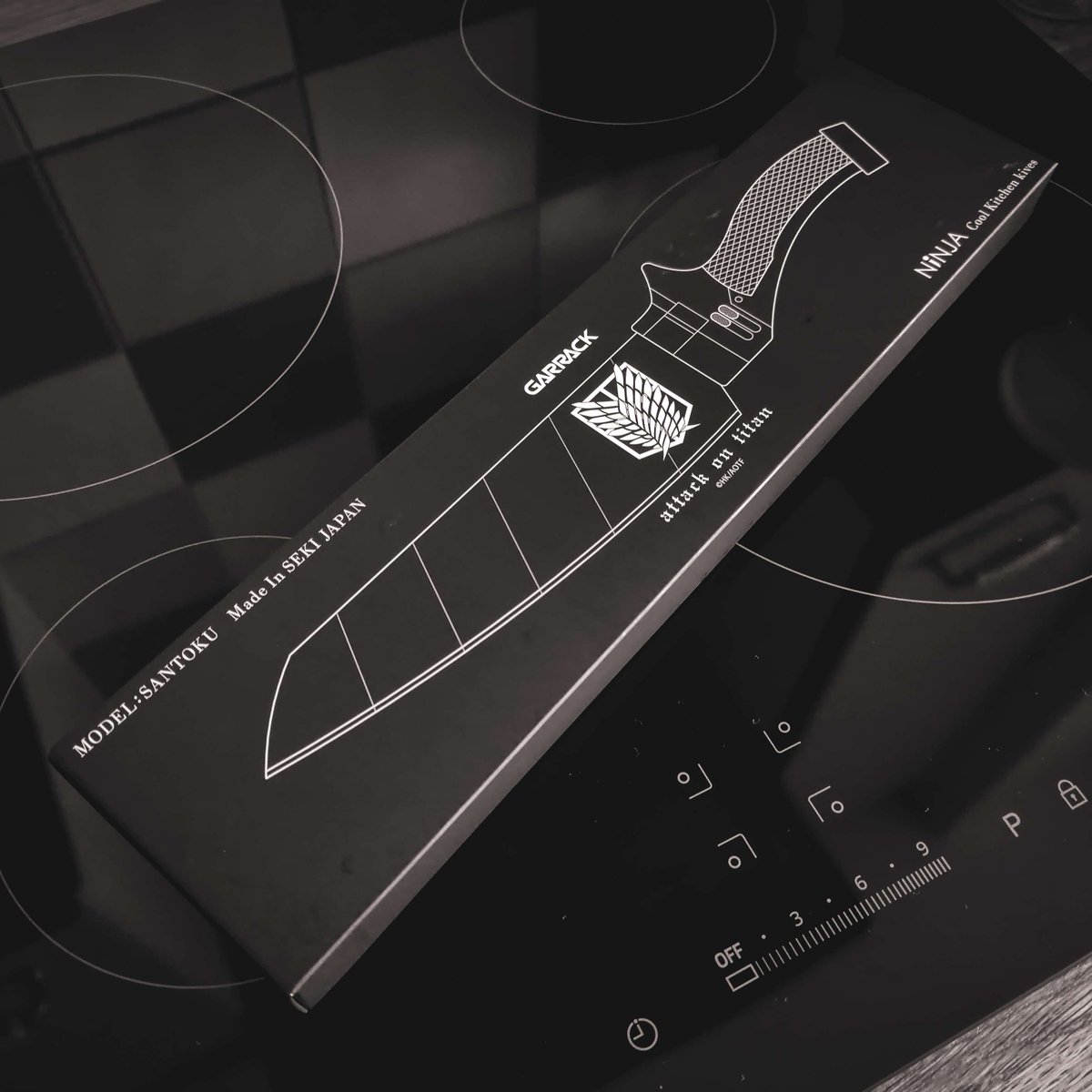 Now THIS is the ultimate kitchen upgrade 👏 Just received this Attack on Titan collab knife from  <a href="/GARRACK_watch/">GARRACK</a> and I'm seriously impressed!

Handcrafted in Seki City Japan, famous for its blades and made in collaboration with NiNJA. It’s modelled after the anime and even has