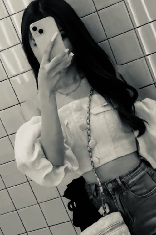 china_china_200's tweet photo. きたくー♥️
明日は四日市行くよ🥰
他の子に負けたくないなあ💭💭
良かったらみんなイイね、リポストして欲しいな…
2000人目指したいな🥺
だめかな？？　#四日市 #津 https://t.co/7UUOi78E4i