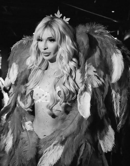 StarChildVO13ia's tweet photo. Everybody say LOVEβ€οΈ , EVERYBODY SAY @mslexilovesyou! ππ π #LexiLove #TeamLexiLove #DragRace #RuPaulsDragRace #Season17 #RuPual https://t.co/x7AqCgpsdE