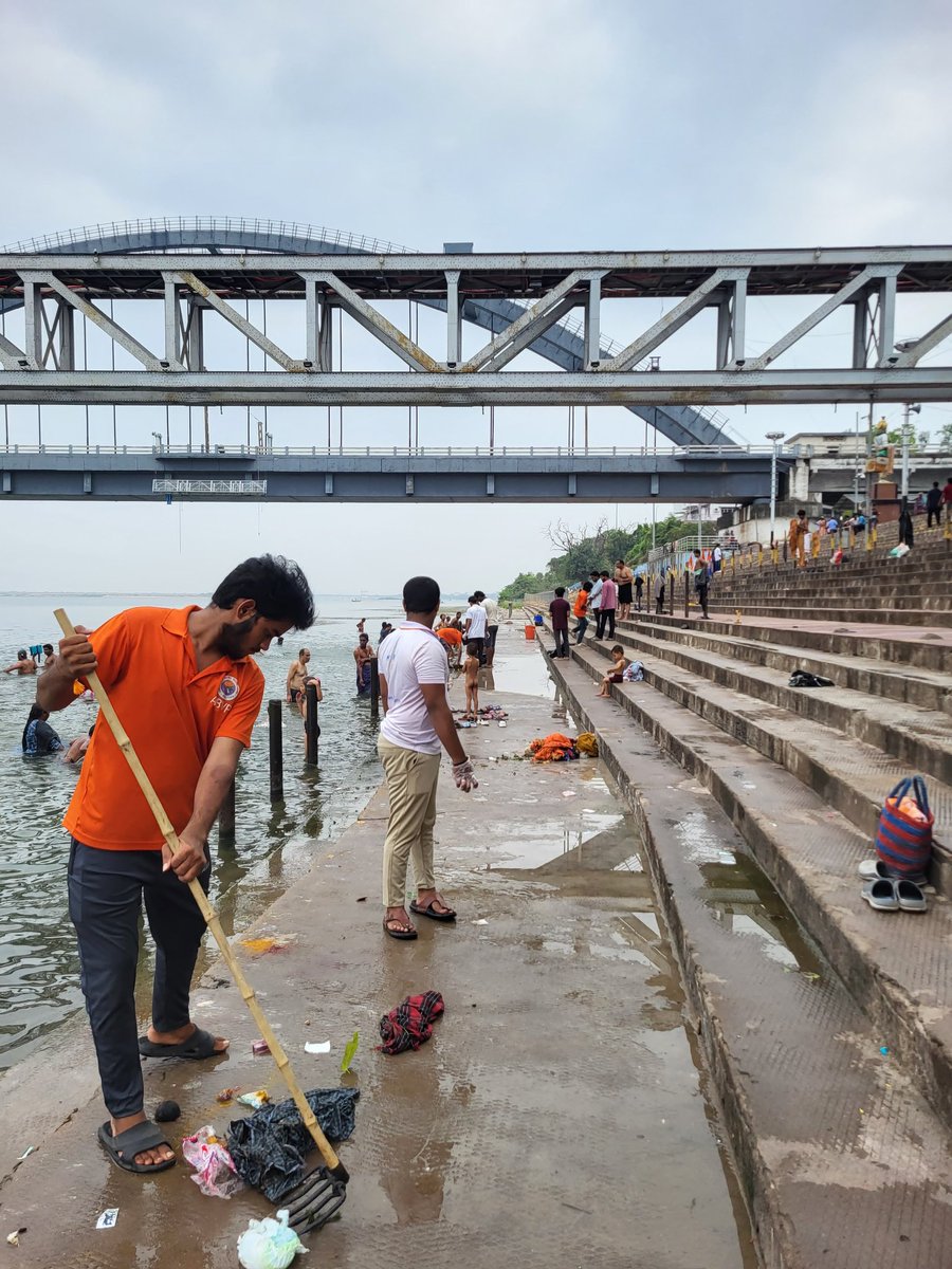 SFDIndiaOrg's tweet photo. Student For Development (SFD) Rajahmundry unit is organizing a Swachh Bharat program titled "Clean Godavari" at Pushkar Ghat today.
#sfdandhrapradesh https://t.co/zOgorf3kTX