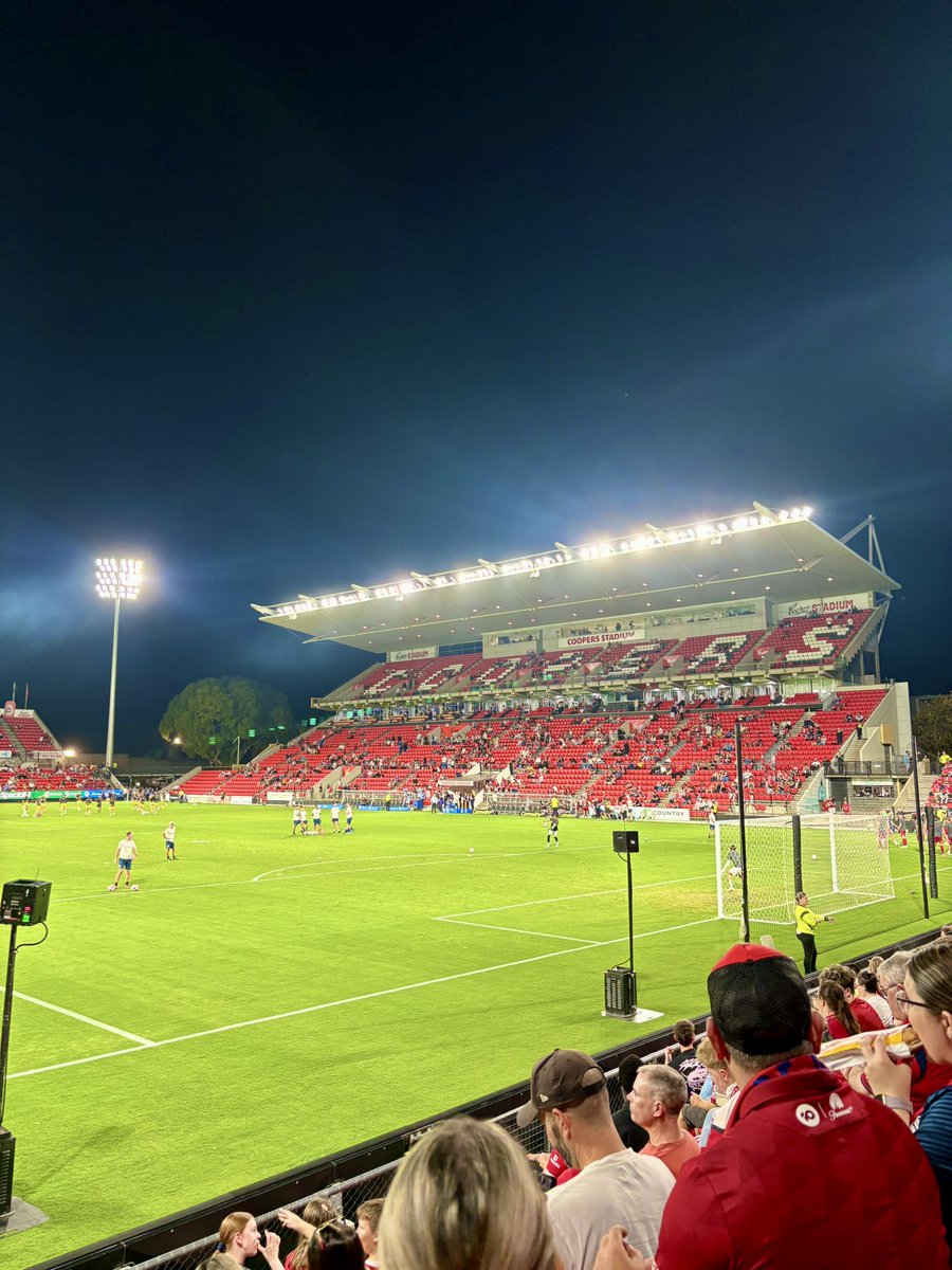 Domjack8's tweet image. Time to see if the A-League can compare to League 2… can have a beer so A-League winning already

Over to you Adelaide v Wellington