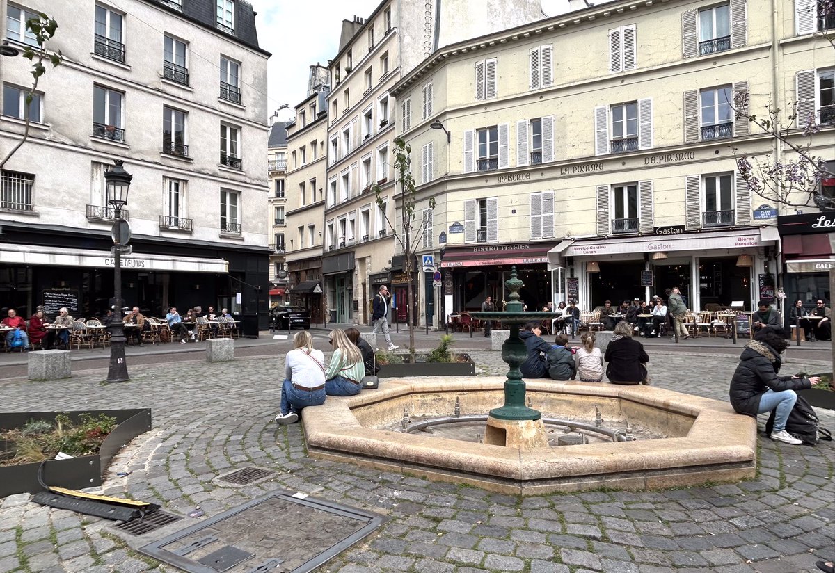 Matou 🐿 💸 (@matouecureuil) on Twitter photo Les gens qui votent à gauche à Paris, les soi-disant écologistes, comment justifiez-vous cette "évolution" de la place de la Contrescarpe en 12 ans ? Vous validez ? Vous allez continuer de voter pour le PS et EELV ? Poke <a href="/EmmaRacc/">Emmanuel Racca</a> et <a href="/DuprDominique2/">Dominique Dupré-Henry</a> Les gens qui votent à gauche à Paris, les soi-disant écologistes, comment justifiez-vous cette "évolution" de la place de la Contrescarpe en 12 ans ? Vous validez ? Vous allez continuer de voter pour le PS et EELV ? Poke <a href="/EmmaRacc/">Emmanuel Racca</a> et <a href="/DuprDominique2/">Dominique Dupré-Henry</a>