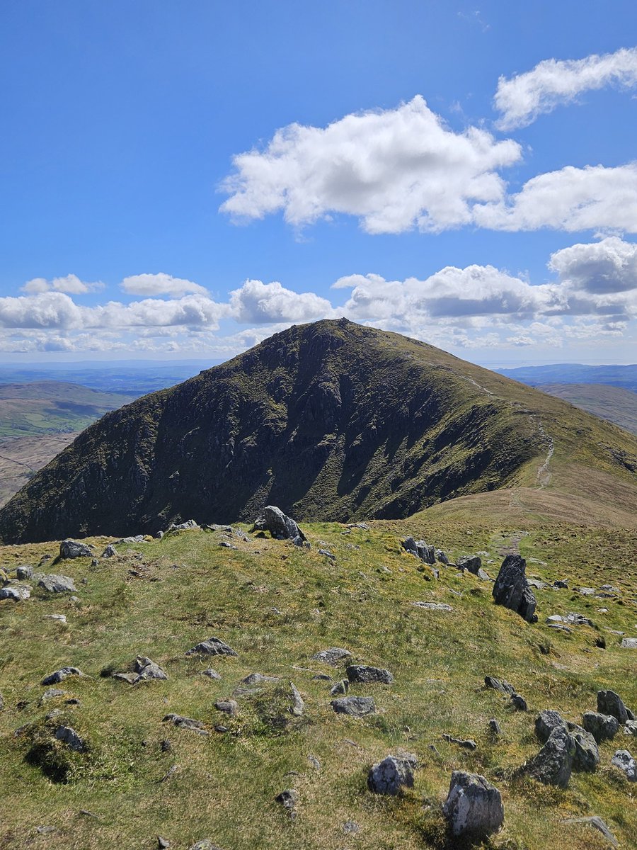 JimtotheG's tweet image. Ill Bell on a glorious Spring day mopping up the final Far Easterns #Book2 #18togo #Wainwrights #Lakes ⛰️