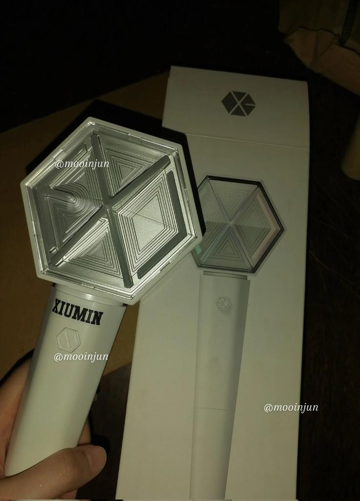 mooinjun's tweet photo. wts lfb ph

EXO OFFICIAL Lightstick ver 3
₱2k
- onhand
- with box
- payo (can ship tom)
- sdd / jnt / lbc
- laguna area

* never used, inopen lang nung bagong dating and to put xiumin stickers

dm me ~

eribong fanlight battery pack fanmeet ph https://t.co/uCOiQZz1wo