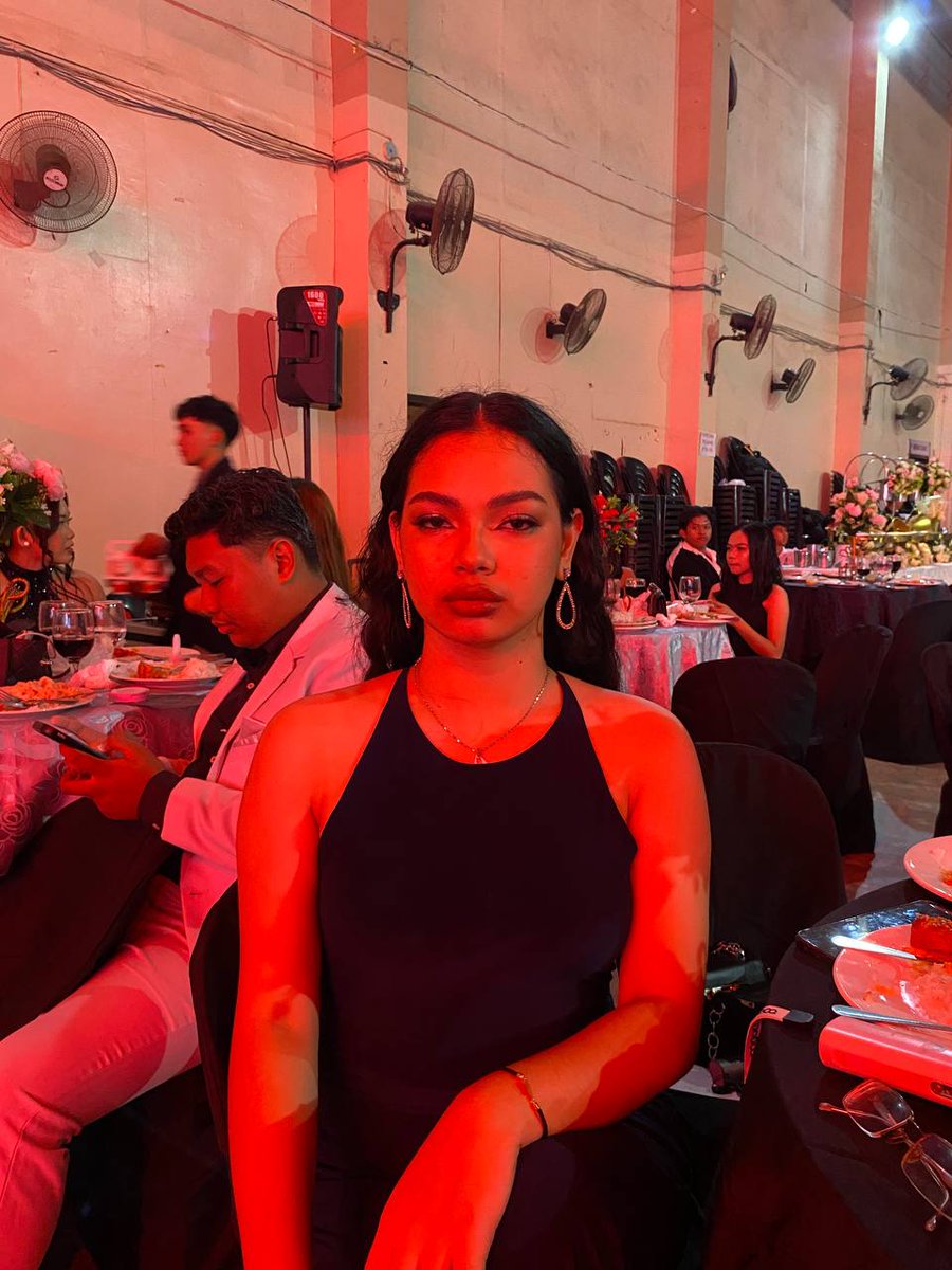 bitliani's tweet image. I see red