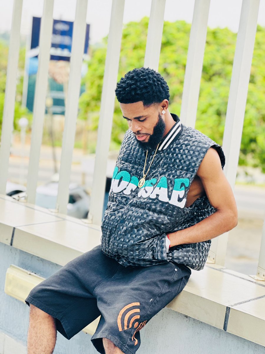 2kay_teldem's tweet photo. Happy Easter To Y’all Kings &amp; Queens 🤴🫅❤️

#Teldem !!!
#Mmoh !!!
#PrinceOfTheStreet🤴
#TheStreetMC🎤 https://t.co/sFOyyMnHY7