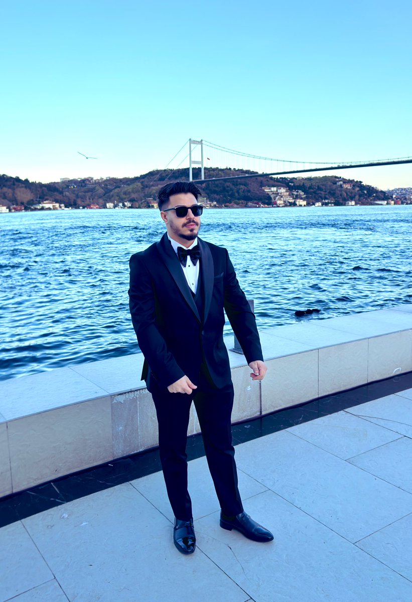 Elfennomemo's tweet photo. 🎩 https://t.co/ZRU1YOExMo